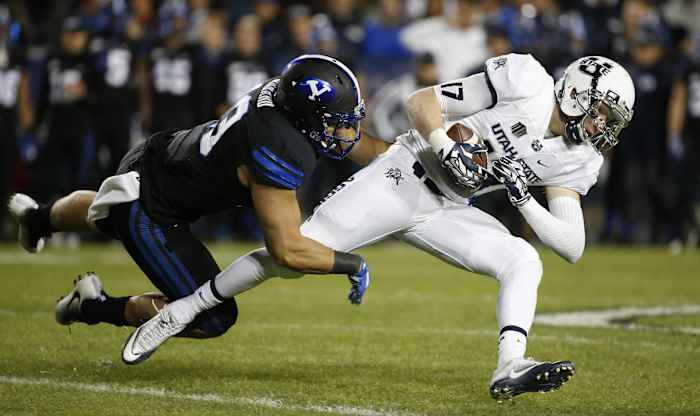 byu-football-utah-state-football-blackout-uniform